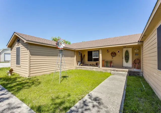 Photo 3 of Single family home for sale at 5215 County Rd 413, Melissa, TX 75454 | MLS# 20562380 | Listing updated on 2026-09-04