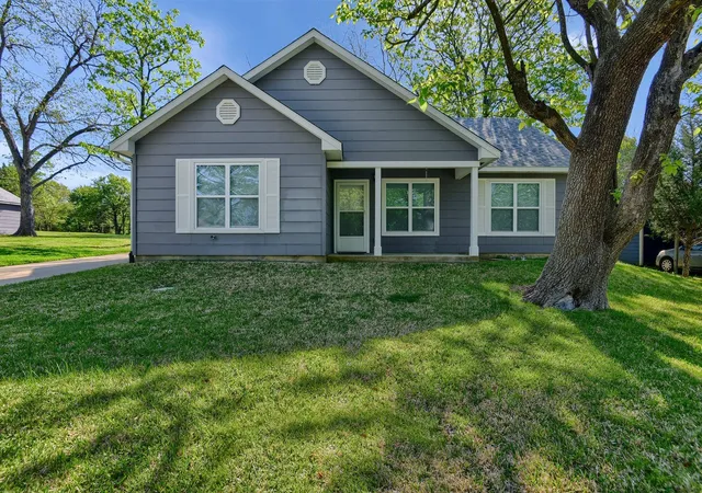 Photo 2 of Single family home for sale at 1830 Clark Dr, Denison, TX 75020 | MLS# 20581369 | Listing updated on 2026-08-24