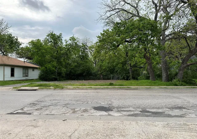 Photo 1 of Land for sale at 215 Bernard St, Denton, TX 76201 | MLS# 20582483 | Listing updated on 2026-09-23