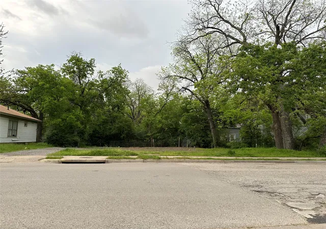 Photo 3 of Land for sale at 215 Bernard St, Denton, TX 76201 | MLS# 20582483 | Listing updated on 2026-09-23