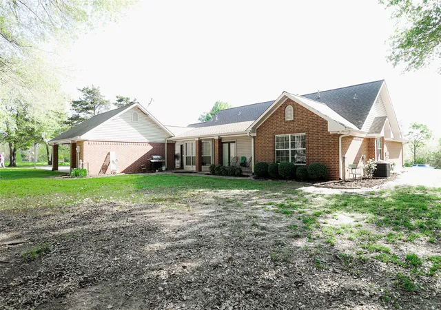 Photo 3 of House for sale at 679 County Road 1465, Bonham, TX 75418 | MLS# 20584448 | Listing updated on 2026-09-01