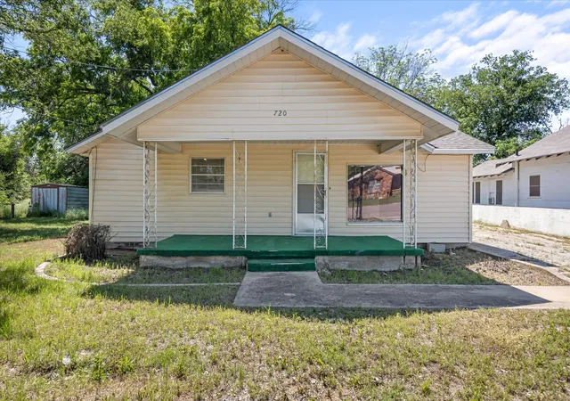 Homes for sale in Eastland, TX | 720 N Seaman St, Eastland, TX 76448 | MLS# 20618392