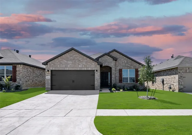 Photo 1 of Sale Pending at 1913 Seminole Dr, Cleburne, TX 76033 | MLS# 20620542 | Listing updated on 2026-07-22