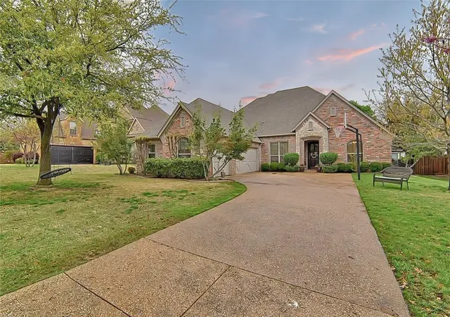 Photo 2 of Sale Pending at 3203 Vista Lake Cir, Mansfield, TX 76063 | MLS# 20620627 | Listing updated on 2026-07-19
