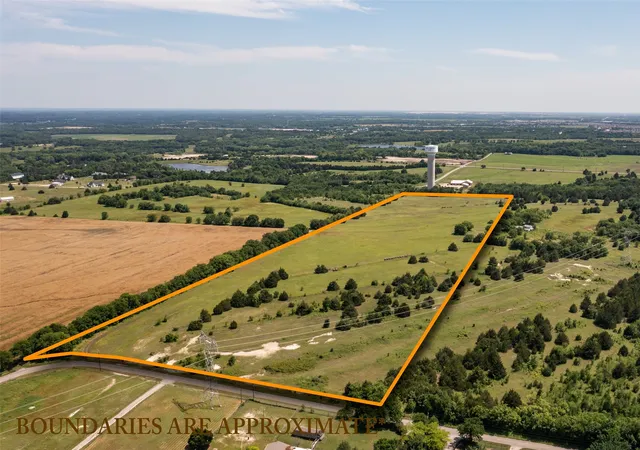 Photo 1 of Sale Pending at Acres 31062 Ballard Rd, Van Alstyne, TX 75495 | MLS# 20619418 | Listing updated on 2026-08-25