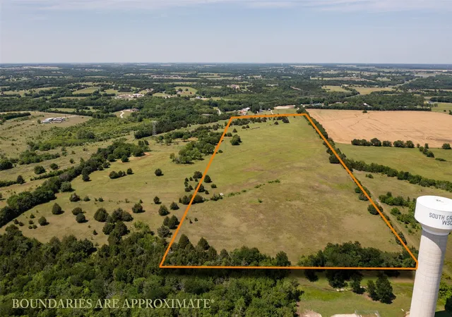 Photo 4 of Sale Pending at Acres 31062 Ballard Rd, Van Alstyne, TX 75495 | MLS# 20619418 | Listing updated on 2026-08-25