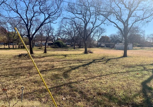 Homes for sale in Nocona, TX | 407 W Pecan St, Nocona, TX 76255 | MLS# 20624549