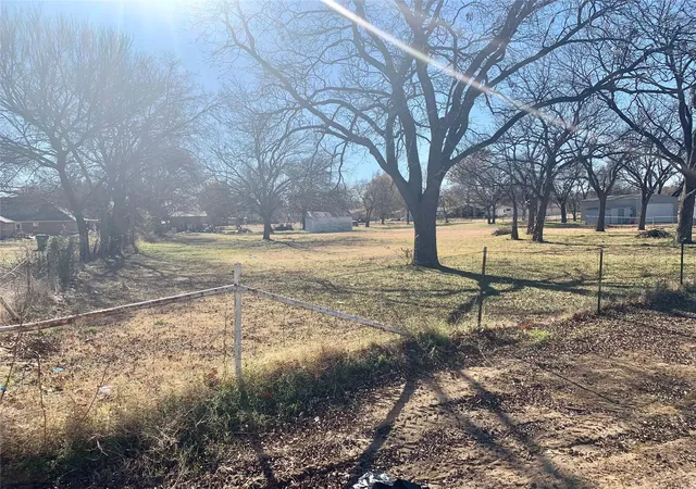 Homes for sale in Nocona, TX | 407 W Pecan St, Nocona, TX 76255 | MLS# 20624549