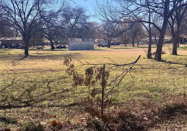 Homes for sale in Nocona, TX | 407 W Pecan St, Nocona, TX 76255 | MLS# 20624549