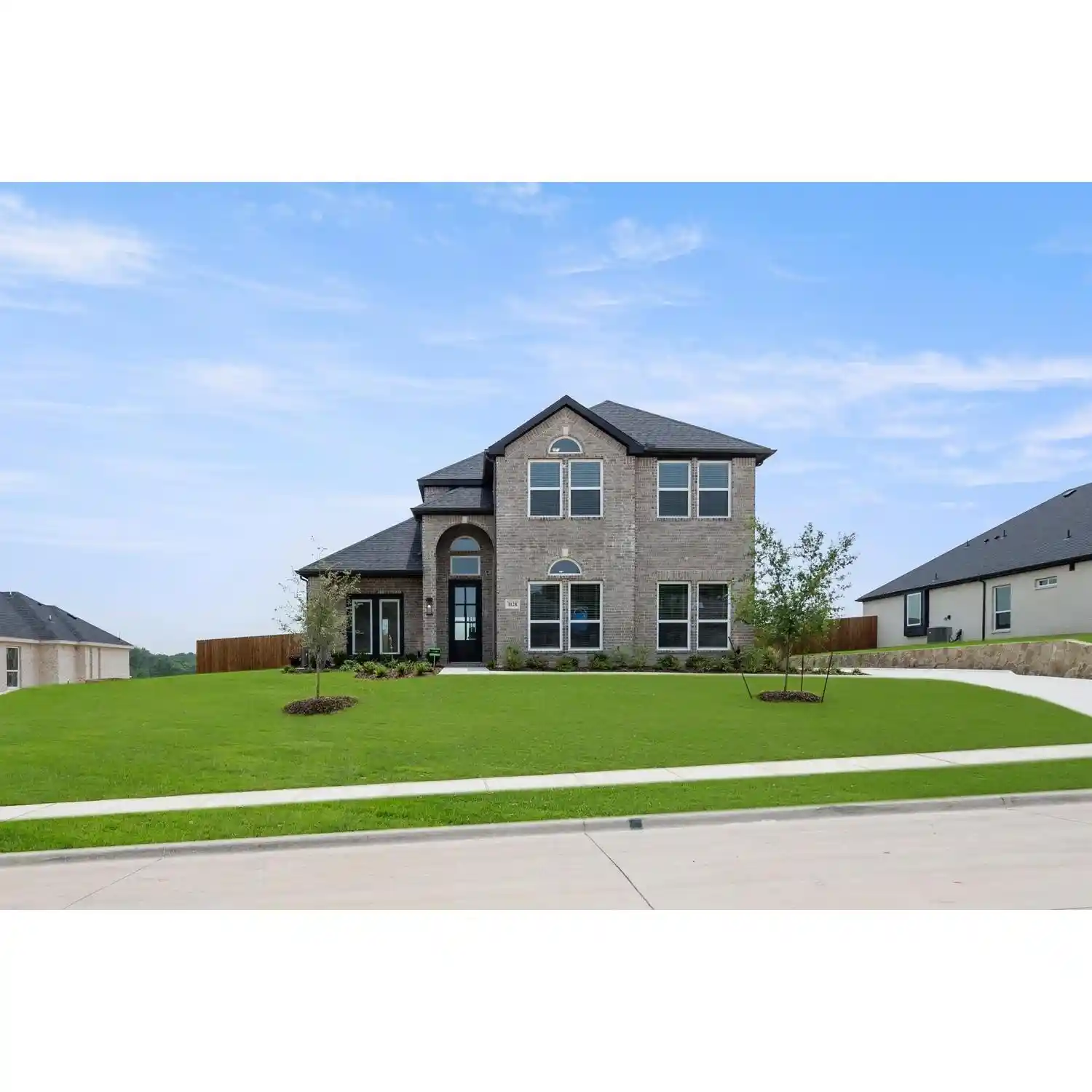 Photo 1 of Single family home for sale at 1128 Willow Lake Dr, De Soto, TX 75115 | MLS# 20626576 | Listing updated on 2026-10-17