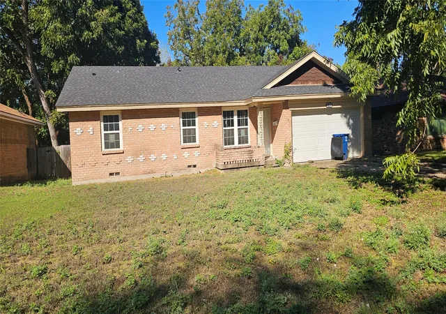 Single family home for sale at 5705 Glen Forest Ln, Dallas, TX 75241 | MLS# 20639572