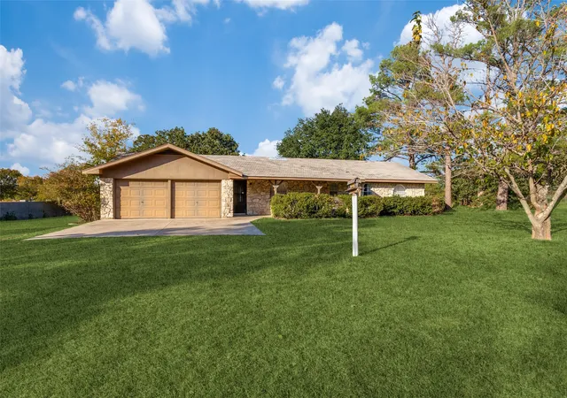 Photo 1 of Single family home for sale at 1425 Swiney Hiett Rd, Kennedale, TX 76060 | MLS# 20654067 | Listing updated on 2026-07-05