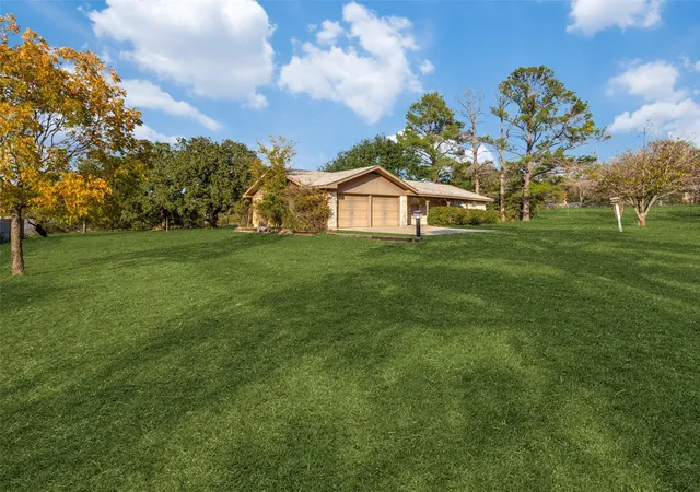 Photo 3 of Single family home for sale at 1425 Swiney Hiett Rd, Kennedale, TX 76060 | MLS# 20654067 | Listing updated on 2026-07-05