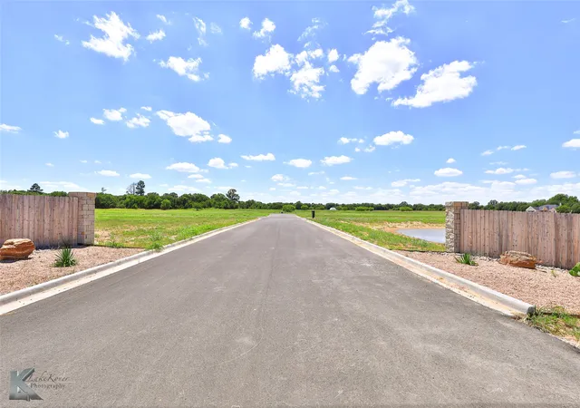 Photo 2 of Sale Pending at 1004 Southwind Cir, Clyde, TX 79510 | MLS# 20660022 | Listing updated on 2026-09-24