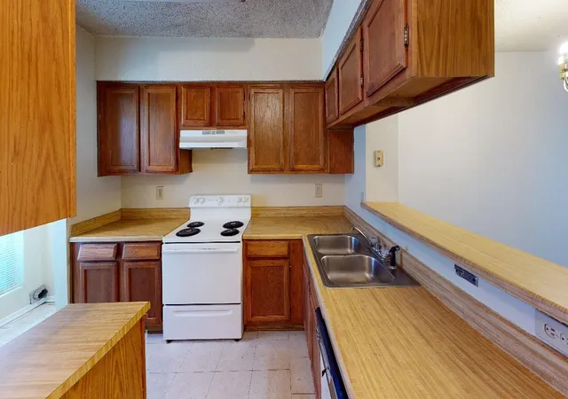 Photo 3 of Townhouse for sale at 2281 Aspen Dr, Dallas, TX 75227 | MLS# 20656652 | Listing updated on 2026-07-22