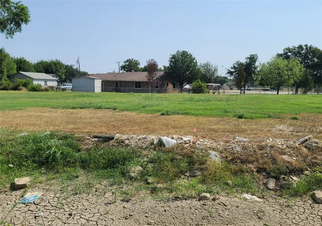 Photo 2 of Land for sale at 3016 Claibourne Blvd, Dallas, TX 75212 | MLS# 20696861 | Listing updated on 2026-07-17