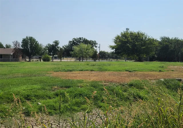 Photo 2 of Land for sale at 3020 Claibourne Blvd, Dallas, TX 75212 | MLS# 20696887 | Listing updated on 2026-08-17