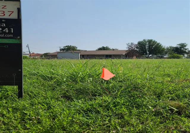 Photo 3 of Land for sale at 3020 Claibourne Blvd, Dallas, TX 75212 | MLS# 20696887 | Listing updated on 2026-08-17