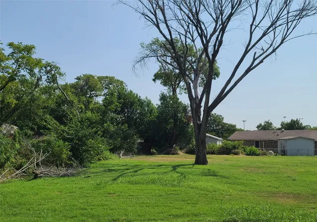 Photo 4 of Land for sale at 3024 Claibourne Blvd, Dallas, TX 75212 | MLS# 20696920 | Listing updated on 2026-08-17