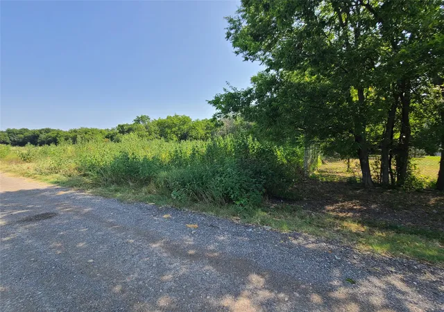 Photo 4 of Land for sale at 3038 Claibourne Blvd, Dallas, TX 75212 | MLS# 20696947 | Listing updated on 2026-08-17