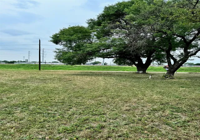 Photo 3 of Land for sale at 2610 Jeff St, Dallas, TX 75212 | MLS# 20699030 | Listing updated on 2026-07-20