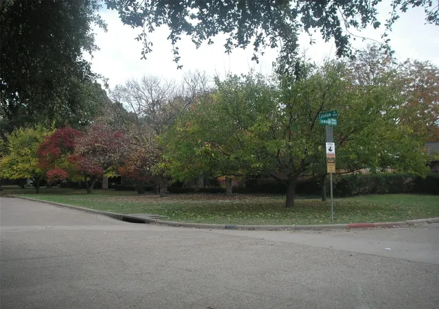 Photo 3 of Single family home for sale at 5208 Caladium Dr, Dallas, TX 75229 | MLS# 20706169 | Listing updated on 2026-08-28