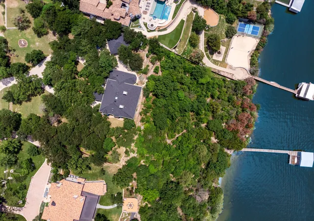 Photo 3 of Single family home for sale at 9957 Boat Club Rd, Fort Worth, TX 76179 | MLS# 20721950 | Listing updated on 2026-08-31