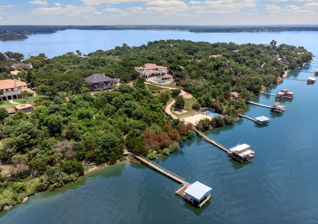 Photo 3 of Single family home for sale at 9957 Boat Club Rd, Fort Worth, TX 76179 | MLS# 20721950 | Listing updated on 2026-08-31