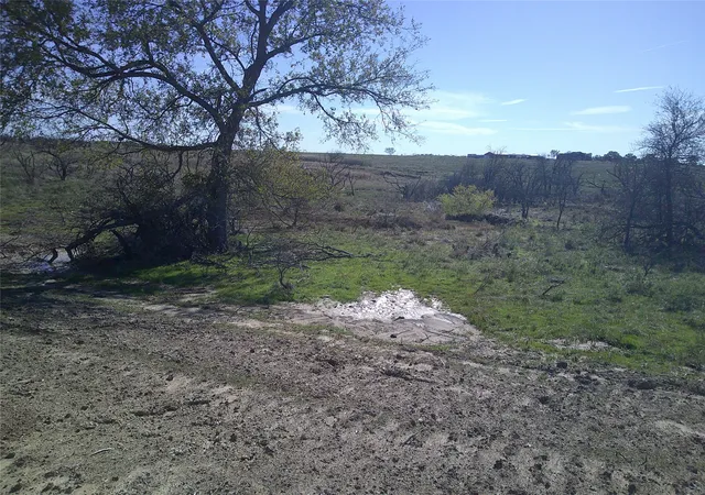 Photo 2 of Land for sale at Tr 5 4 Wire, Bowie, TX 76230 | MLS# 20730001 | Listing updated on 2026-08-03