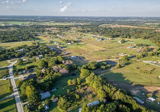 Homes for sale in Paradise, TX | 453 County Road 3383, Paradise, TX 76073 | MLS# 20732106