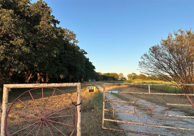 Photo 1 of Land for sale at 8445 S Interstate 35w W, Alvarado, TX 76009 | MLS# 20748063 | Listing updated on 2026-09-29