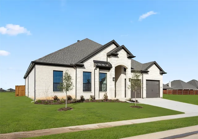 Photo 2 of Single family home for sale at 1016 Mill Ridge Dr, Justin, TX 76247 | MLS# 20754111 | Listing updated on 2026-07-11