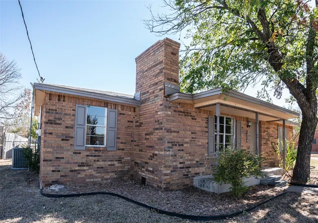 Photo 3 of Single family home for sale at 1226 Clay St, Nocona, TX 76255 | MLS# 20761577 | Listing updated on 2026-08-20