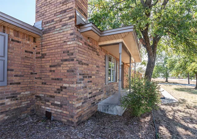 Photo 3 of Single family home for sale at 1226 Clay St, Nocona, TX 76255 | MLS# 20761577 | Listing updated on 2026-08-20