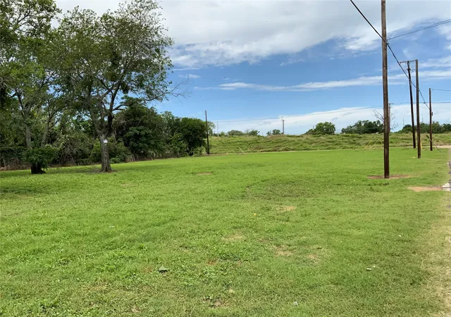 Photo 2 of Land for sale at 710 E Park St, Waco, TX 76705 | MLS# 20765778 | Listing updated on 2026-09-23