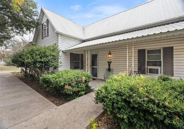 Homes for sale in Cranfills Gap, TX | 201 N 1st St, Cranfills Gap, TX 76637 | MLS# 20768610