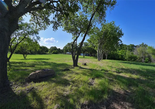 Photo 4 of Land for sale at 510 E Locust St, Nocona, TX 76255 | MLS# 20758053 | Listing updated on 2026-09-30