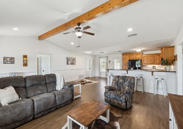 Homes for sale in Emory, TX | 2068 W Us Hwy 69, Emory, TX 75440 | MLS# 20770163