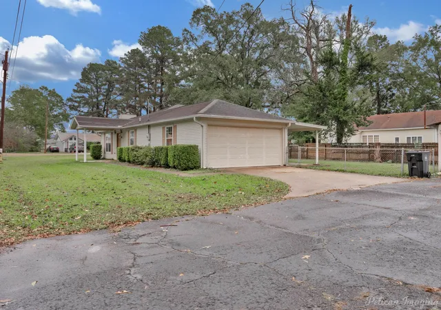 Photo 3 of Single family home for sale at 101 W Jefferson Ave, Haughton, LA 71037 | MLS# 20774153 | Listing updated on 2026-08-03