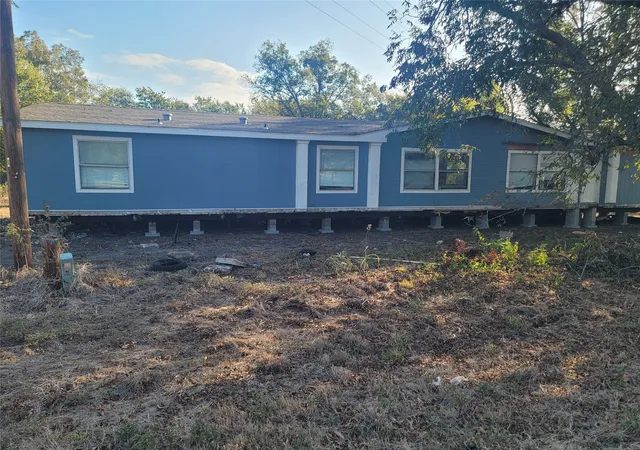 Photo 3 of Manufactured home for sale at 100 Church St, Kerens, TX 75144 | MLS# 20769633 | Listing updated on 2026-09-30