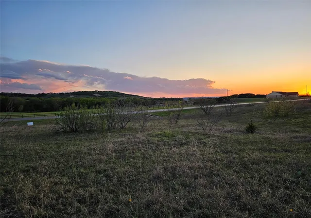 Homes for sale in Graford, TX | 407 Pk Hills Blvd, Graford, TX 76449 | MLS# 20776677
