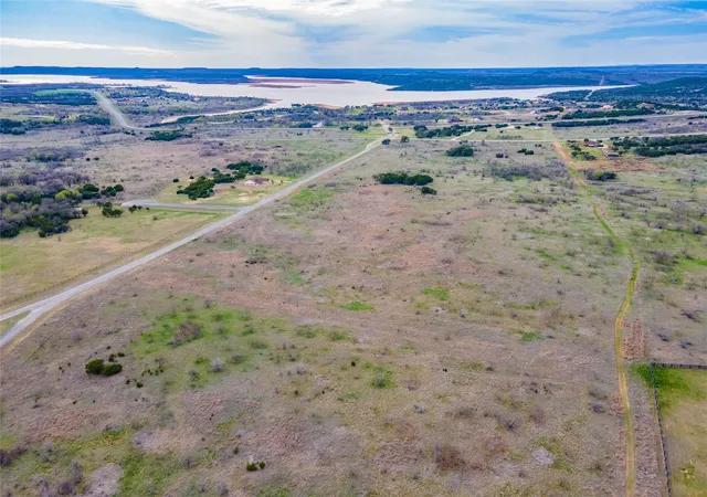 Homes for sale in Graford, TX | 407 Pk Hills Blvd, Graford, TX 76449 | MLS# 20776677