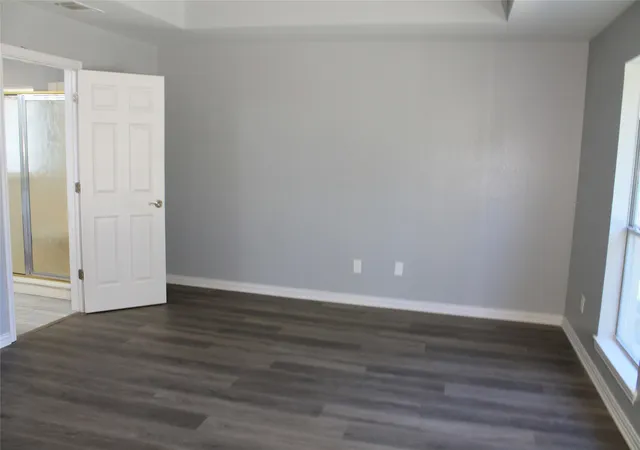 Photo 3 of Single family home for sale at 3051 Plainview Rd, Midlothian, TX 76065 | MLS# 20744155 | Listing updated on 2026-07-08