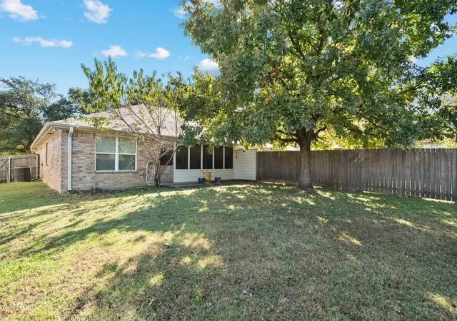 4th image of 1155 W Cage St, Stephenville, TX 76401 | MLS# 20780195