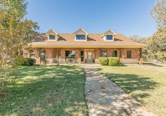 Homes for sale in Saint Jo, TX | 1799 Cottonwood Creek Rd, Saint Jo, TX 76265 | MLS# 20781894