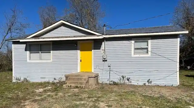 Photo 1 of Single family home for sale at 621 E Fm 64 Hwy, Ladonia, TX 75449 | MLS# 20786440 | Listing updated on 2026-05-15
