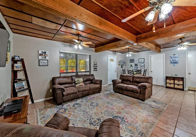 Photo 3 of Single family home for sale at 326 Glomin Ln, Pottsboro, TX 75076 | MLS# 20789622 | Listing updated on 2026-09-02