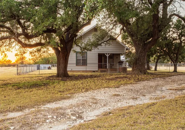 Homes for sale in Cranfills Gap, TX | 5770 County Road 309, Cranfills Gap, TX 76637 | MLS# 20790363