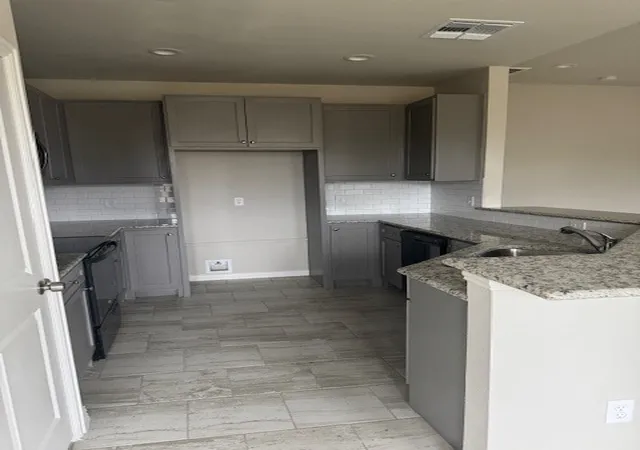 Photo 3 of Single family home for sale at 335 Port Dr, Gun Barrel City, TX 75156 | MLS# 20793472 | Listing updated on 2026-08-03