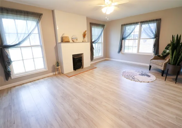 Photo 4 of Single family home for sale at 2208 N Sylvania Ave, Fort Worth, TX 76111 | MLS# 20798631 | Listing updated on 2026-08-29